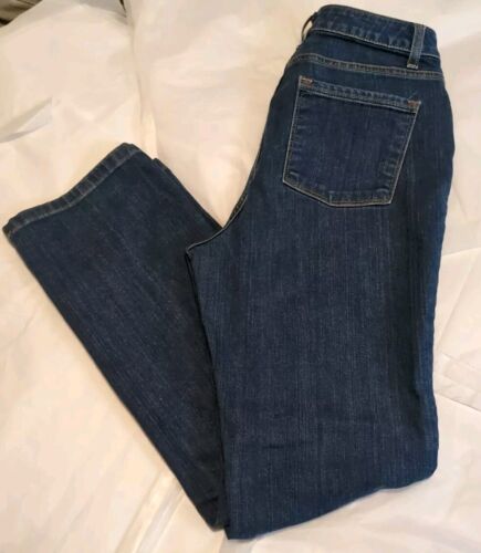 LL Bean Jeans Classic Fit Women's 8 Reg Blue Denim Straight Leg Casual Mid-Rise - Picture 3 of 15