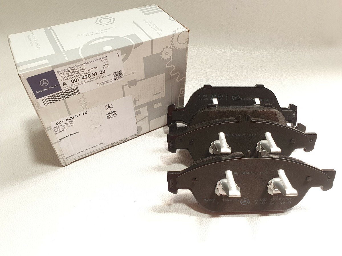 Original Mercedes-Benz E-Klasse E 550 CGI W207 Bremsbeläge vorne 