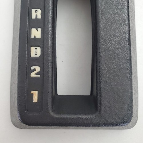 Porsche 944 477713117 Automatic transmission gear shifter trim PRND21 BLACK 83 - Foto 5 di 13