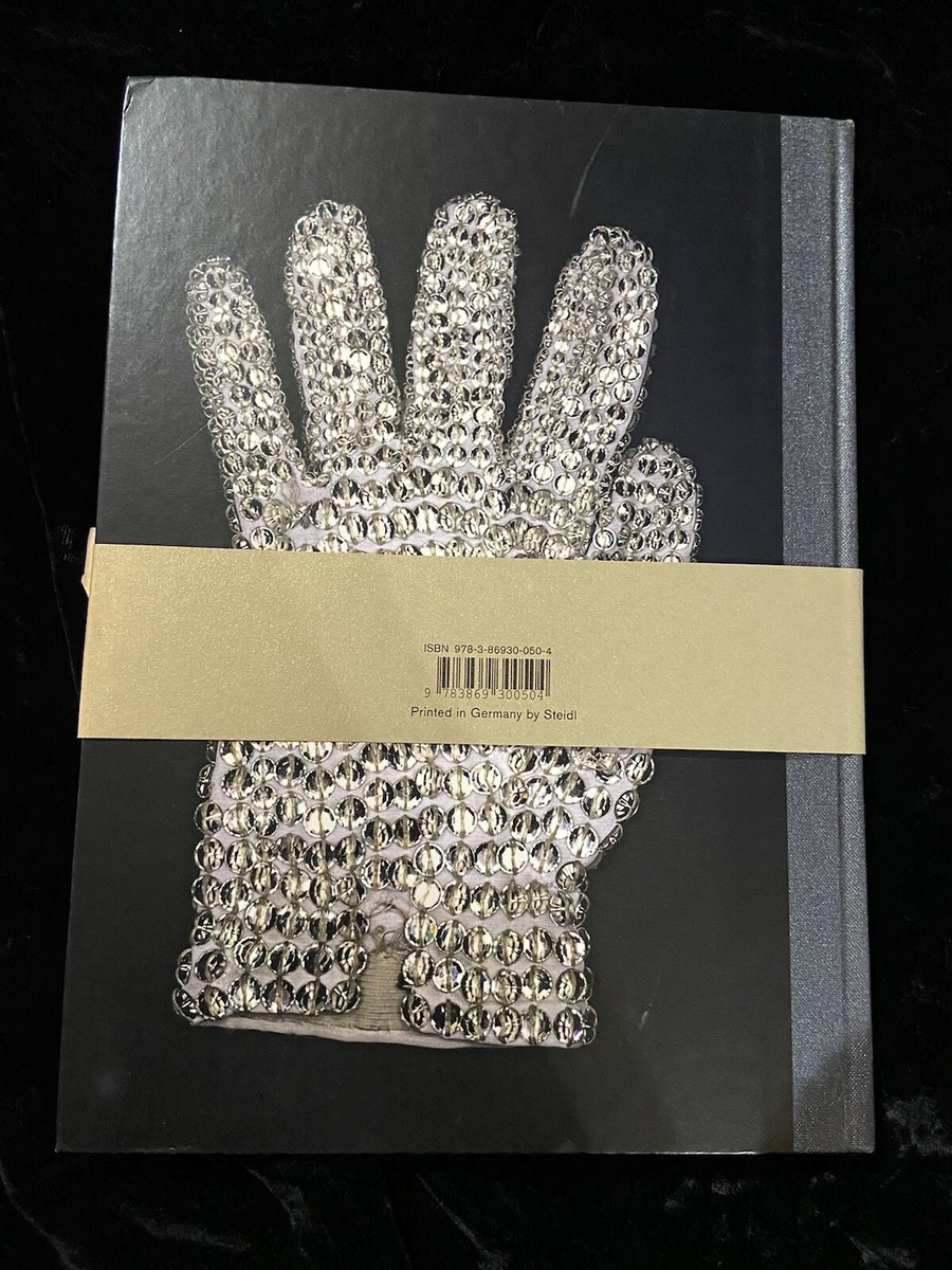 Neverland Lost : A Portrait of Michael Jackson Hard Cover Book