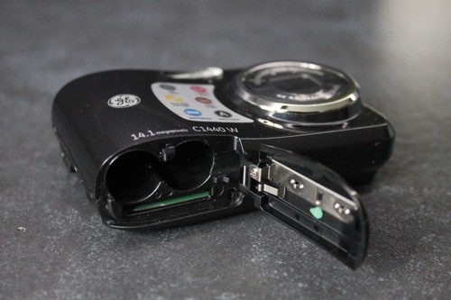 GE C1440W 14.1MP Compact Digital Camera - black - Picture 8 of 9