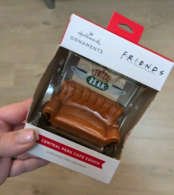 Hallmark Ornaments F.R.I.E.N.D.S Central Perk Cafe Couch Christbaumschmuck
