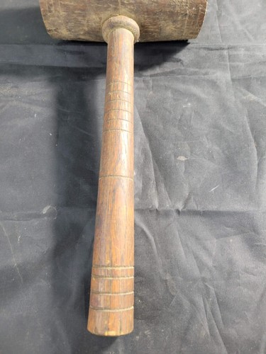 VINTAGE UNMARKED WOODEN WOODWORKERS MALLET GAVEL CARVERS TOOL 13" 5 1/2" Head - Picture 6 of 10