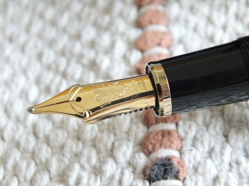 Sailor Profit Naginata Cross Music 21K nib Fountain Pen by Sailor Profit Naginata Cross Music 21K nib Fountain Pen by