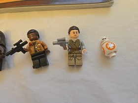 LEGO 75105 Millennium Falcon &ndash; 100% Complete w/ Manual