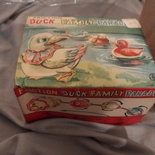 Tin  1950s Duck family parade, friction original box