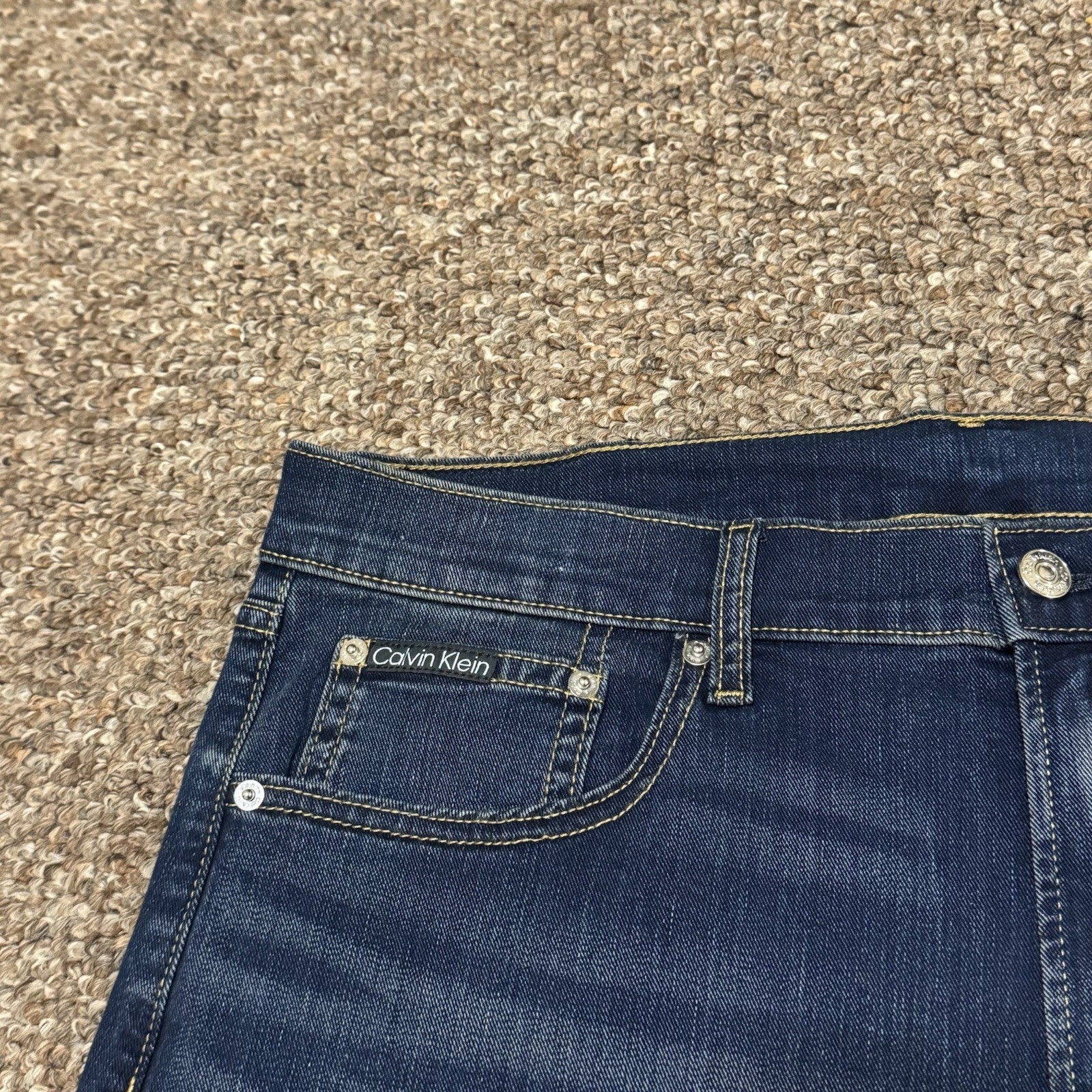 Calvin Klein Jeans Mens Size 36x32 Straight Stretch Faded Whiskered Blue Denim thumbnail 3