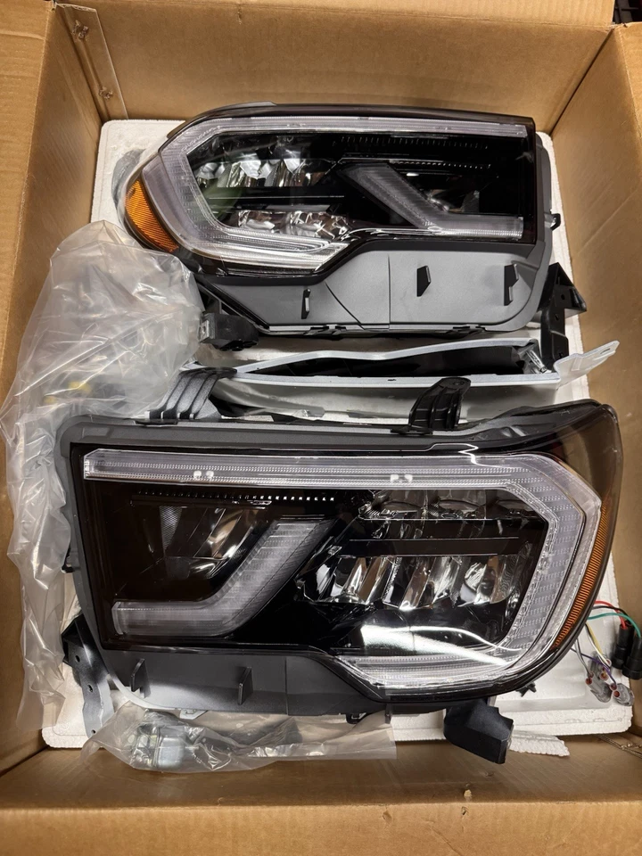 Faros izquierda derecha Toyota Sequoia Form 2008-2017 Foto 4 de 4