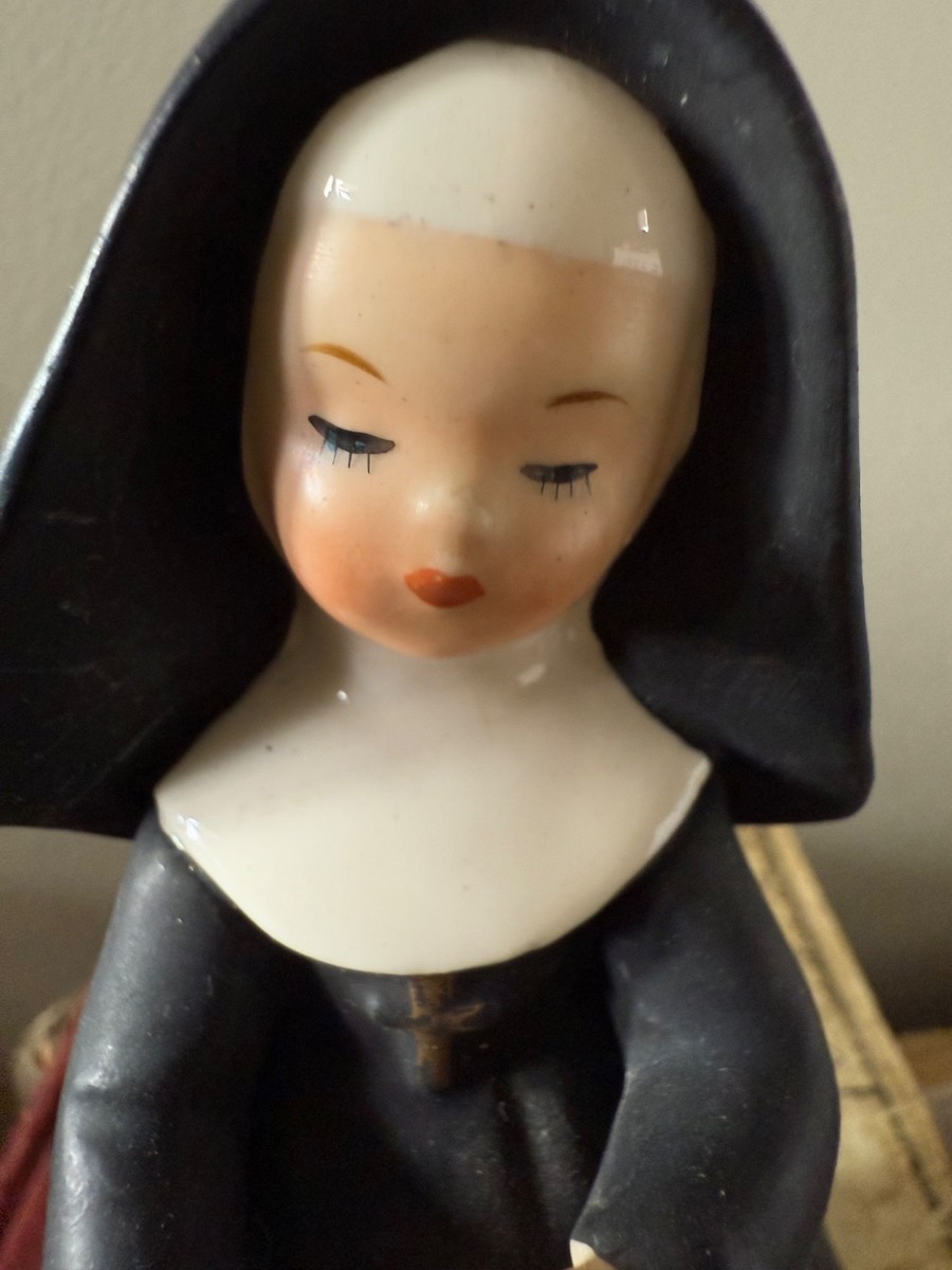 Vintage 60s Japan Napco R5279 Flower Nun Figurine Flowers and