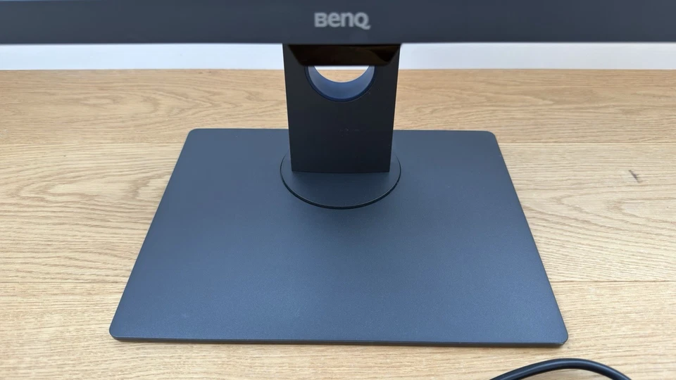 BenQ PD2700U 27 Zoll 4K Designer Monitor 3840 x 2160 Rahmenlos 5ms Reaktionszeit - Bild 4 von 4