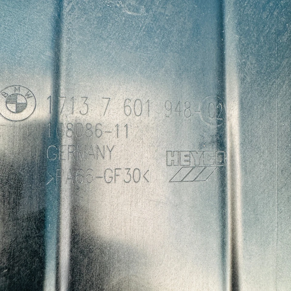 Оригинальный расширительный бак охлаждающей жидкости для BMW 650i 2012–2014 годов выпуска 17137601948 - Изображение 3 из 4