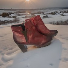 Damen Stiefelette Boots Gr. 38 5. In Einem Dunklen Rot. Top Zustand ,mit Absatz.