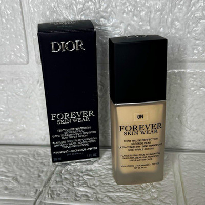 Dior Forever Skin Wear Liquid Foundation Full Matte Long Lasting SPF 35 1oz