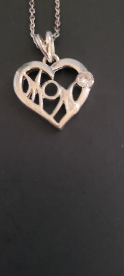 Collar Corazón XOXO Tono Plateado 18" con Estrás Foto 2 de 4