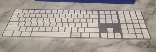 APPLE MAGIC KEYBOARD W/ NUMERIC KEYPAD + LIGHTNING CABLE - A1843 (SILVER/WHITE) - Picture 2 of 7