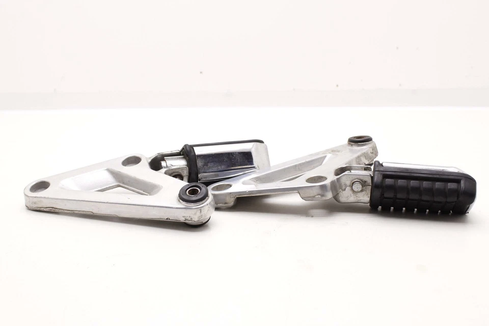 Honda V45 Magna 1983 fabricante de equipos originales estribo de pasajero trasero R13.BX7 Foto 2 de 4