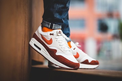 nike mars stone