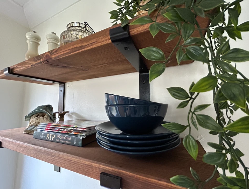 Scaffold Board Wall Shelf Handcrafted Rustic Wooden 1 x Shelf +2 Brackets - Image 4 of 4