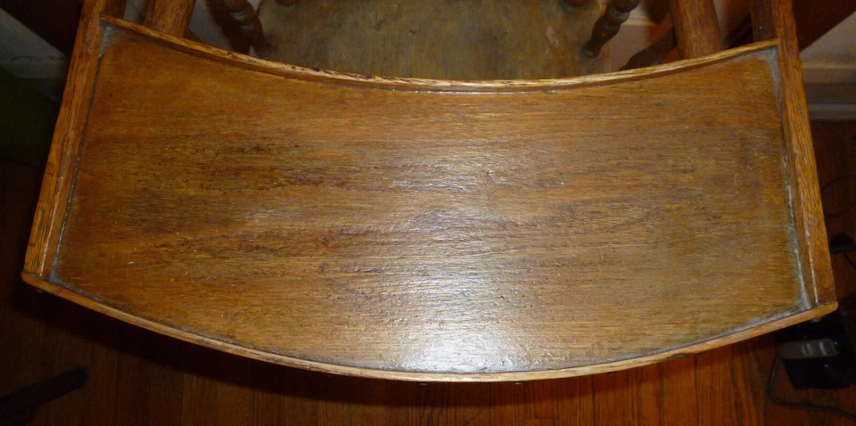 Antigua trona victoriana de roble dorado con respaldo a presión para bebé Foto 4 de 4