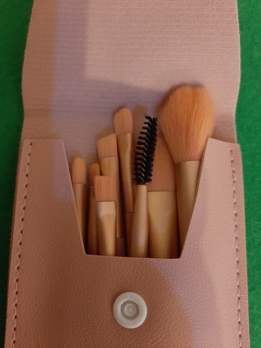 Lovely Makeup Brush Travel Set UK seller - Picture 2 of 6