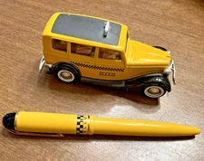 EVERSHARP SKYLINE FOUNTAIN PEN,  YELLOW CAB COLLECTIBLE,  14 CARAT, MED NIB