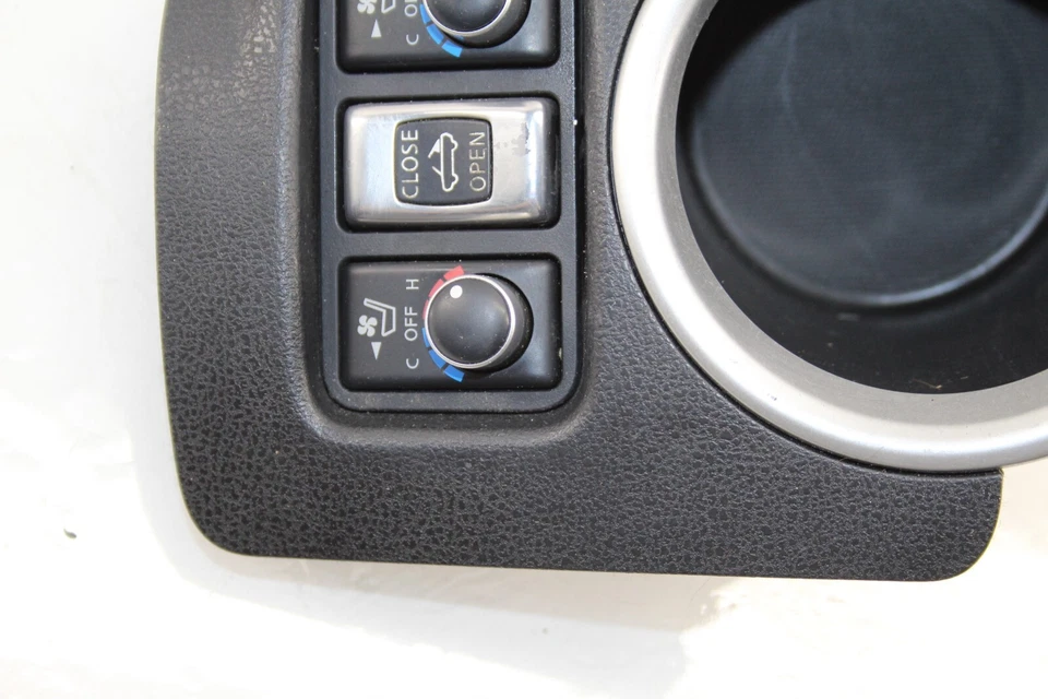 Portavasos convertible Nissan 370z 2010-2020 con controles térmicos/techo OEM DD33 Foto 4 de 4