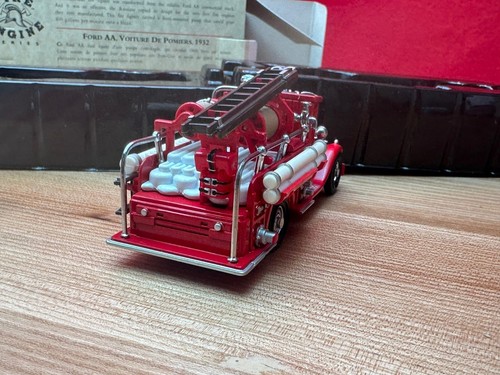 Matchbox Models of Yesteryear 1932 Ford AA Fire Engine - Picture 2 of 4