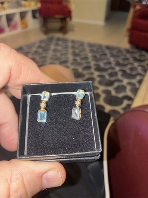 3 Karat blaue Topas-Ohrringe 18 Karat Goldplatte über SLV .01 ctw Diamant Angebot machen