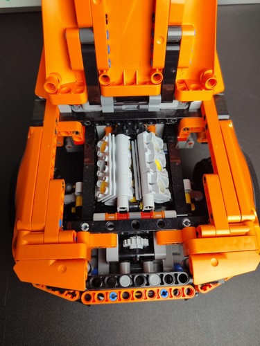 LEGO 42126 Technic Ford F-150 Raptor - Complete! No Box - No Manual - Picture 8 of 9