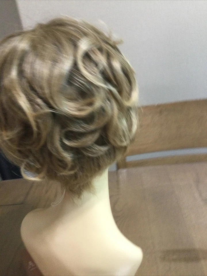 Amore KIMMIE Human Hair and HF Hair Short Lace Front Hand-tied WIG, Gold Blond - Image 4 of 4