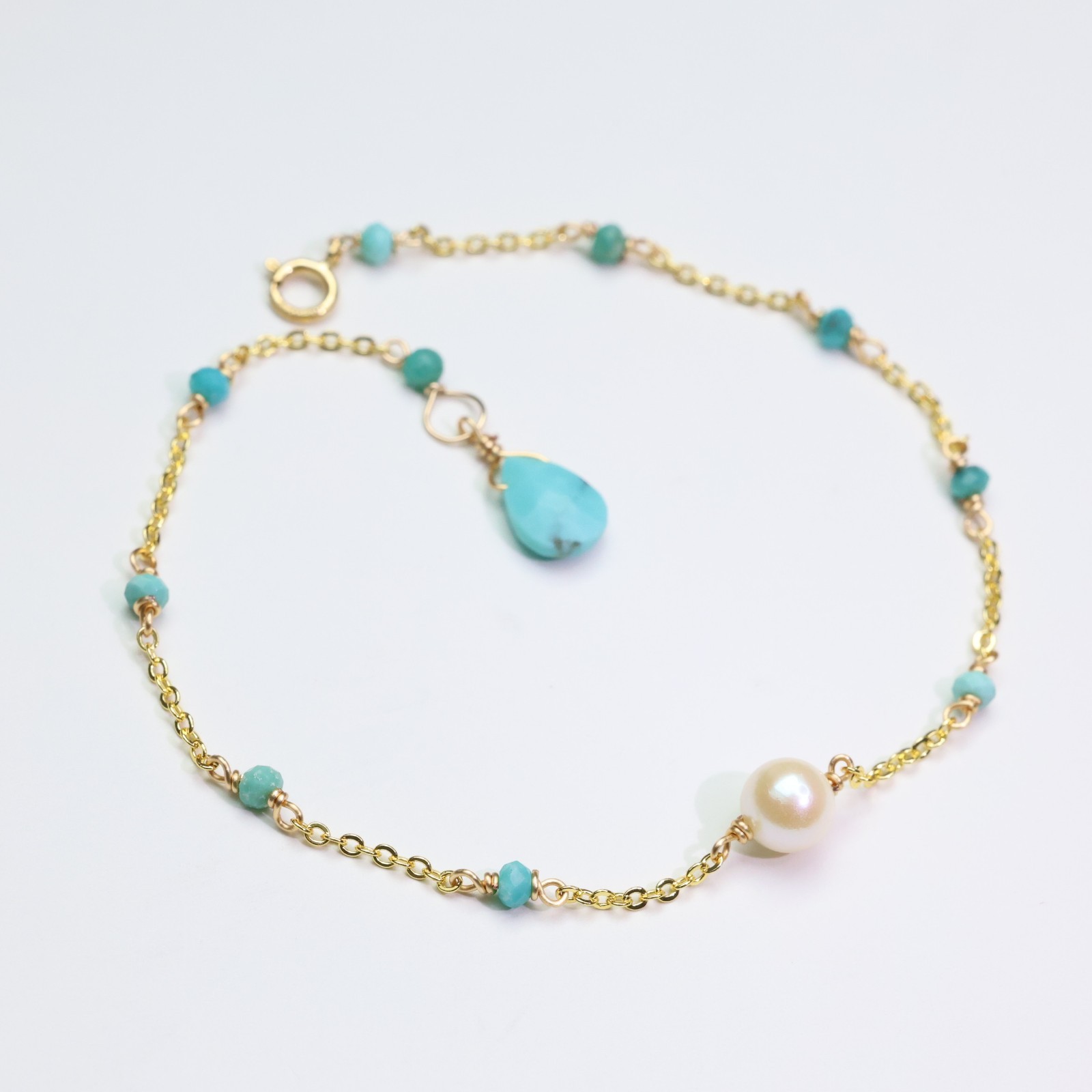 Bracelet en perle Akoya et turquoise d'Arizona, un bijou de luxe en pierres précieuses de 20,5cm