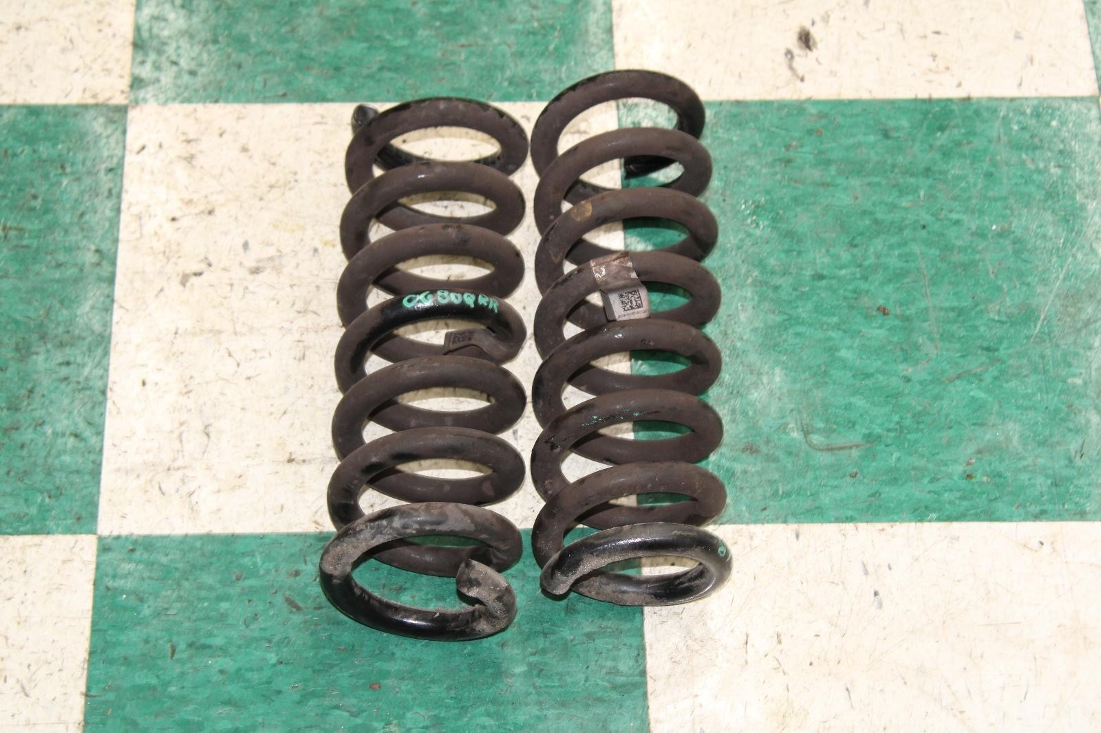 14-19 Ghibli Rear Suspension Pair Driver LH Passenger RH Coil Springs Factory OE
