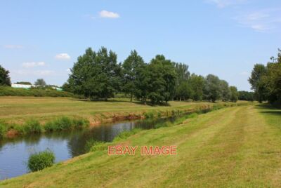FOTO RIVER TONE RIVER TONE VERLÄUFT ÖSTLICH VON TAUNTON. 2013