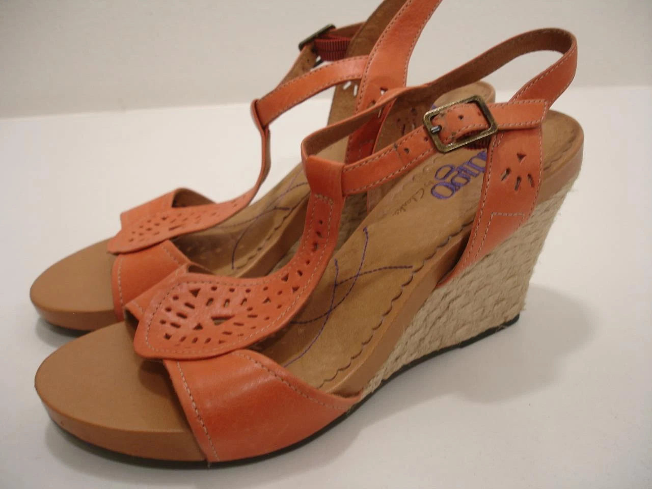 Sandali donna taglia 9 M Clarks indaco mandarino in pelle arancione cinturino a T tacco a zeppa