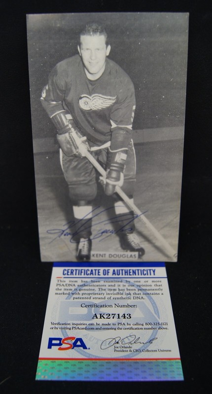 KENT DOUGLAS Autographed 3.25x5.5" Postcard Photo PSA/DNA DETROIT REDWINGS AUTO