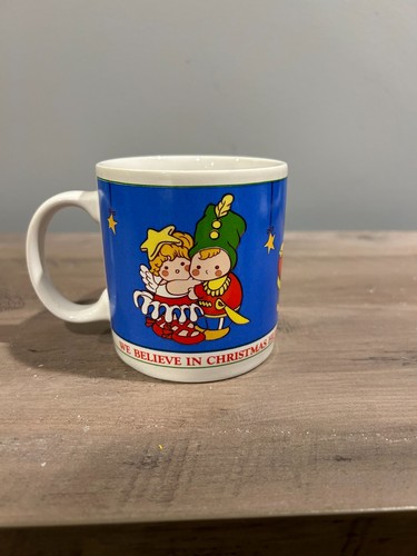 Weihnachtstasse - 1993 - We Believe in Christmas Umarmungen - In der Box - Bild 6 von 7