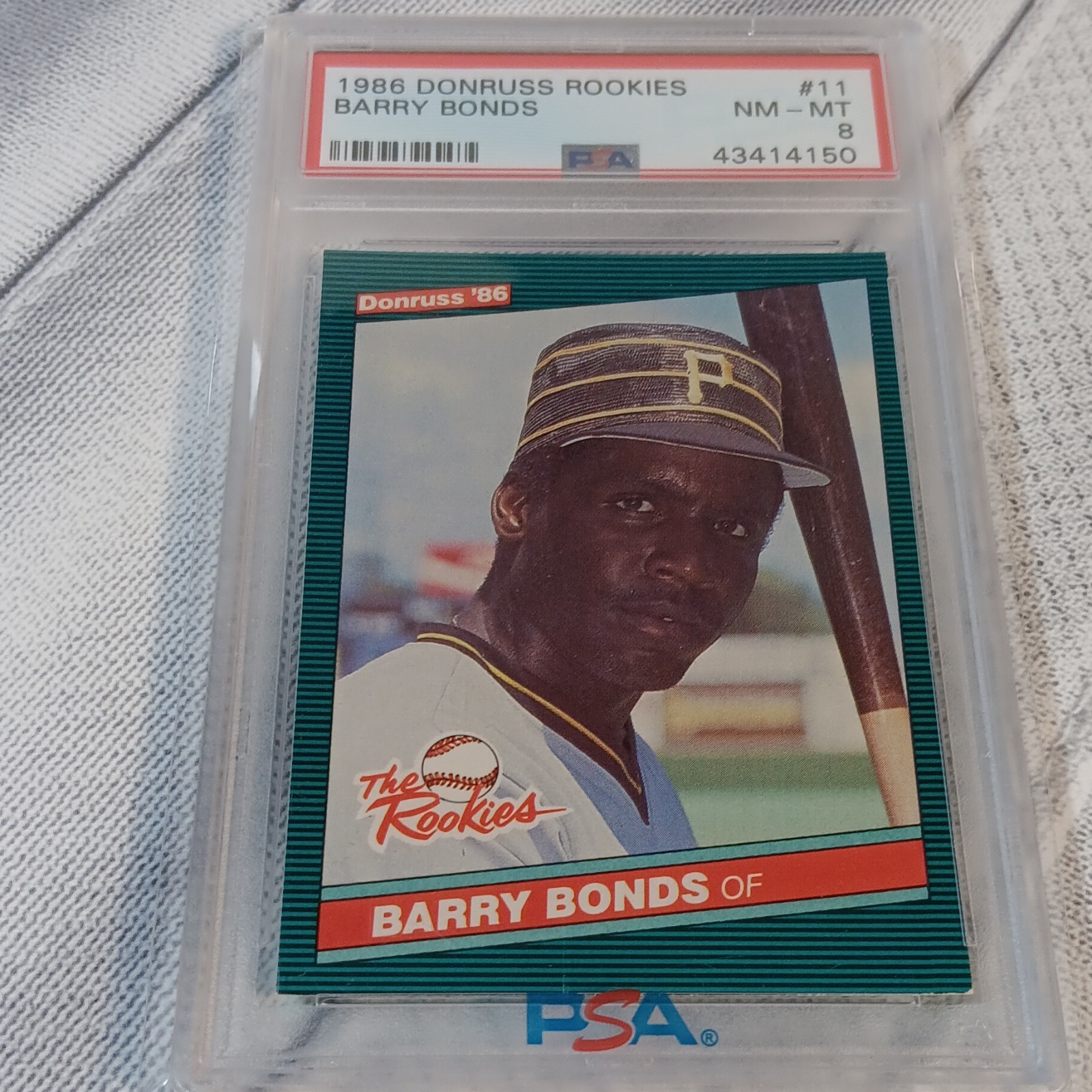 Donruss 1986 The Rookies Barry Bonds Pittsburgh Pirates RC #11 PSA 8 view 8