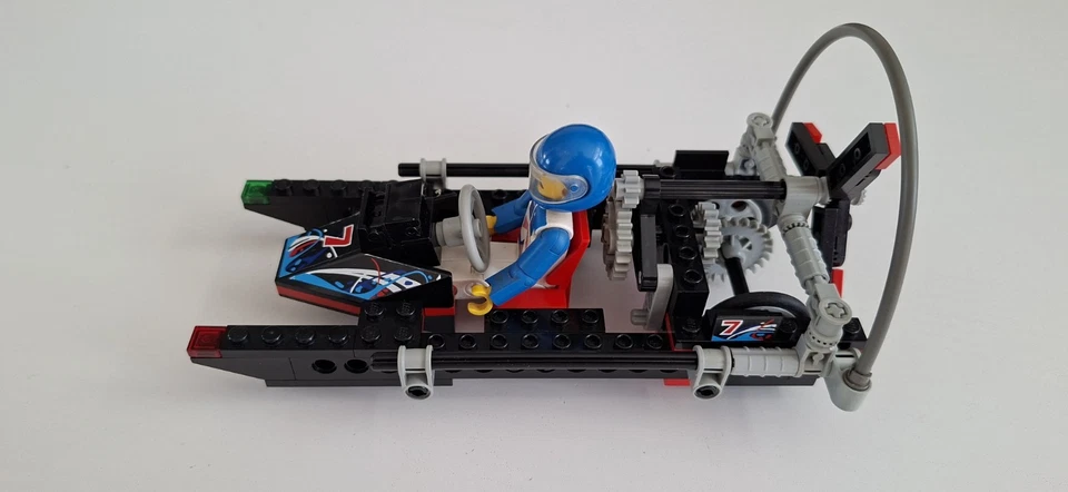 LEGO Technic Harbor Hydrofoil 7 #8223 (Includes MINIFIGURES and INSTRUCTIONS), photo 4 of 5