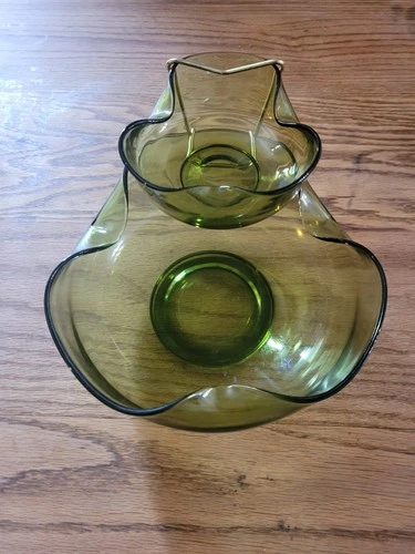 Vintage Anchor Hocking Avocado Green Glass Chip And Dip set MCM
