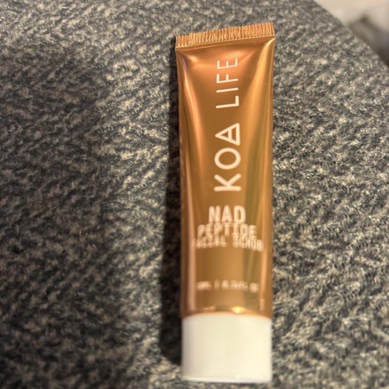 KOA LIFE NAD Peptide Facial Scrub Travel Size 0.34 Fl Oz New Without Box