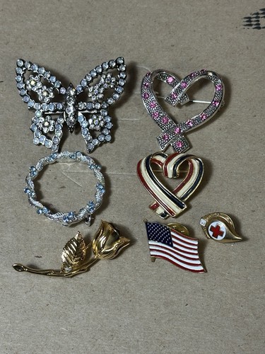 Vintage Brosche 7 Stück - Rose, Herz, Schmetterling, Flagge und mehr - Bild 1 von 2