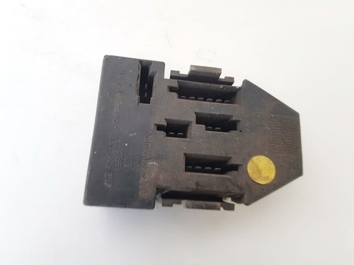 333945257 Lampenträger Rücklicht Rückleuchte innen Heckklappe  DE1301969-77