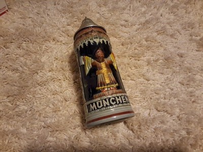 Original King Munchen German Lidded Beer Stein 1000 R 1/2 Hofbrauhaus Rathaus