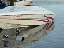 1998 BAJA HAMMER 21' with 55 hours on crate engine and trailer