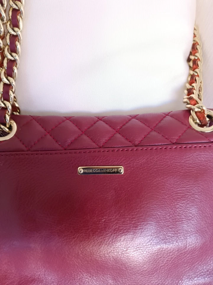 Bolso Bandolera Rebecca Minkoff Affair Acolchado Cuero Genuino Color Merlot. Foto 3 de 4