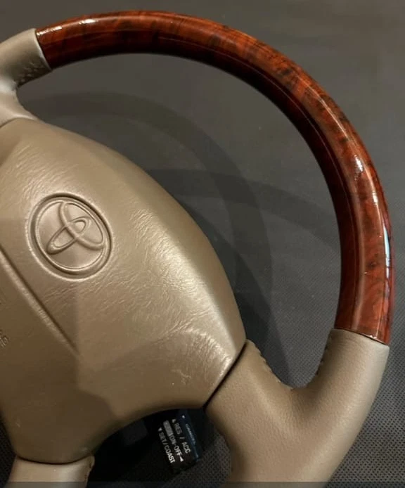 Toyota Land Cruiser 100 Series Steering Wheel Wood Grain - Image 4 of 4