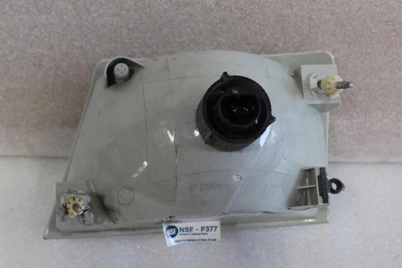 FAROL DE PASSAGEIRO DIREITO FORD RANGER 2000 - Imagem 2 de 4