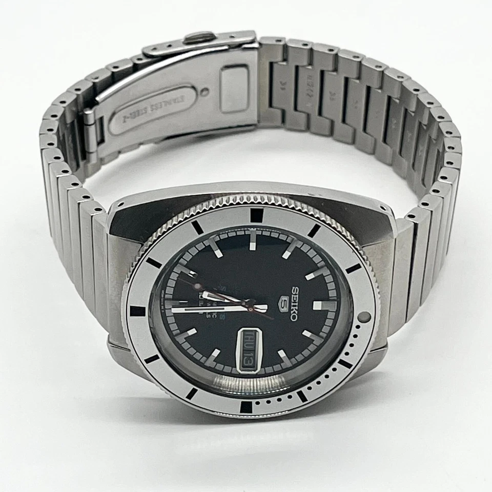 Seiko 5 Sport SRPL05K Automatic Heritage 1968 Limited Edition with Extra Strap - image 3 of 4