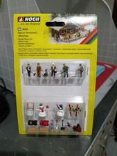 (((16220 Noch HO Winter Day Figures & Accesso...