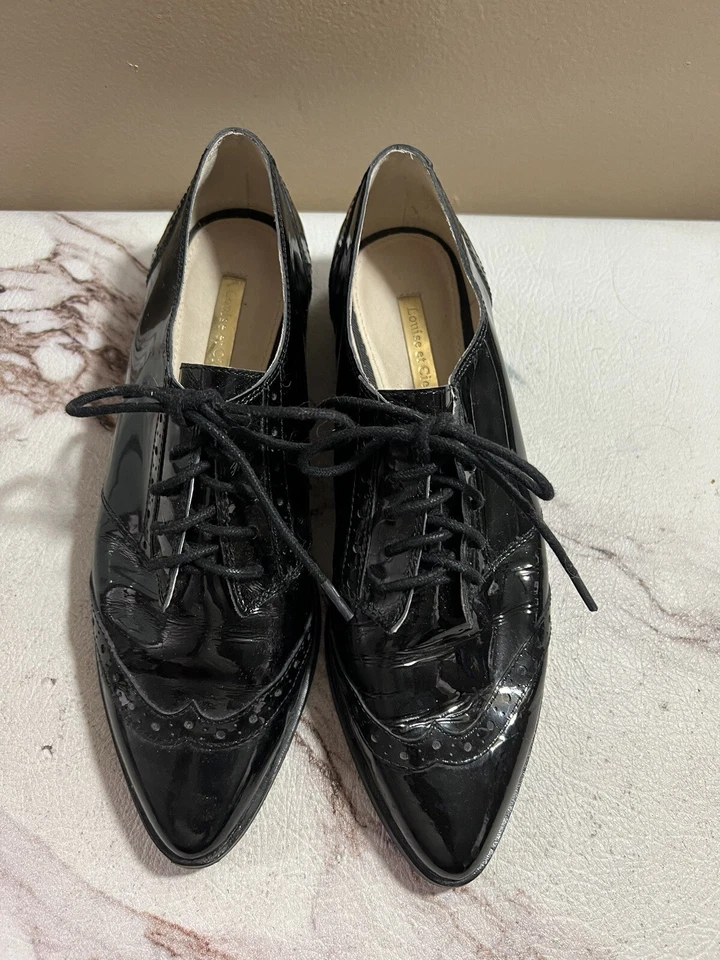 Mocasines Louise Et Cie Lo-Adeline para mujer charol negro punta con cordones 7,5 Foto 2 de 4
